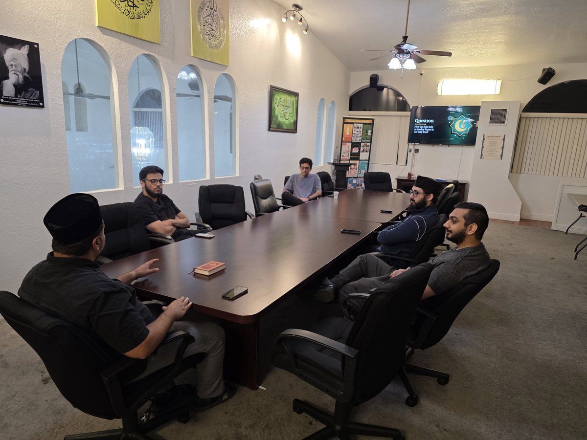 MKA_Miami's tweet image. In a recent Salat and Brotherhood session at our mosque, our Khuddam discussed how offering our daily prayers brings us closer to God.

We also shared examples of how brotherhood strengthens our faith.

#MKAMiami
#Brotherhood
