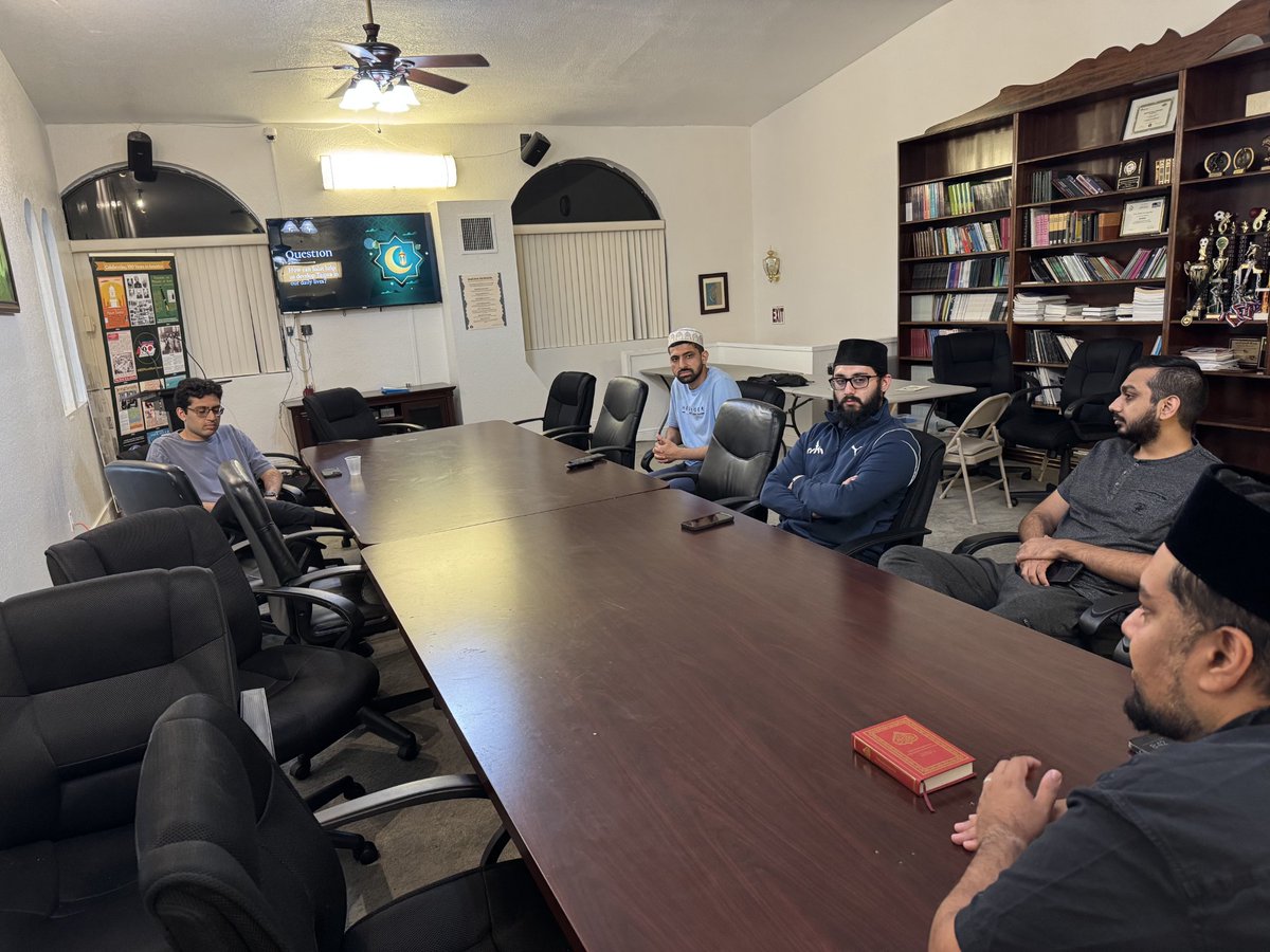 MKA_Miami's tweet image. In a recent Salat and Brotherhood session at our mosque, our Khuddam discussed how offering our daily prayers brings us closer to God.

We also shared examples of how brotherhood strengthens our faith.

#MKAMiami
#Brotherhood