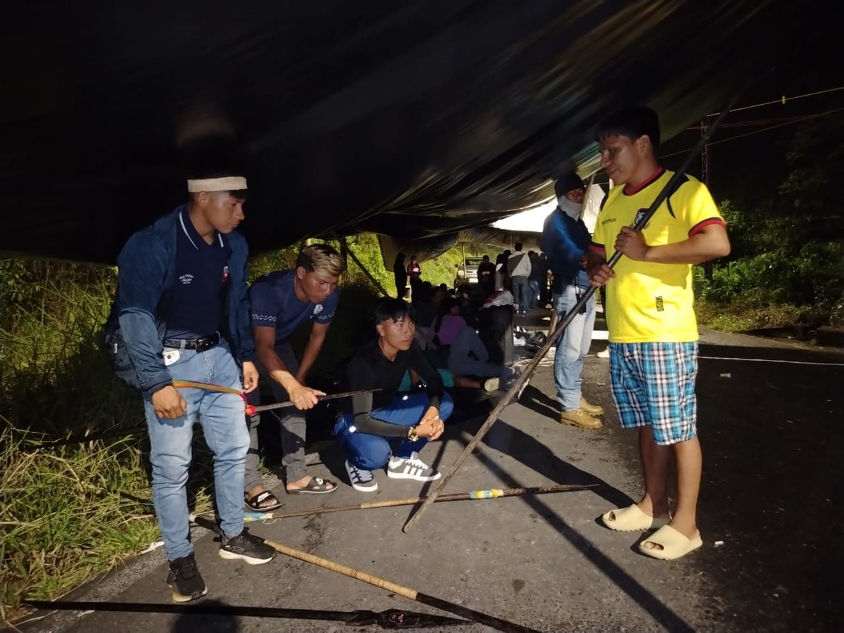 [AHORA]

Sectores sociales, estudiantiles, colectivos de mujeres se suman al campamento de resistencia de la Nacionalidad Kichwa de Pastaza <a href="/pakkiru_org/">PAKKIRU</a> instalado en la troncal amazónica en respaldo al #ParoNacional2025