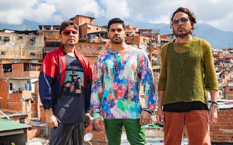 noticierovv's tweet photo. #Entretenimiento | Servando y Florentino anuncian tercera fecha de conciertos en Caracas y lanzan remix de “Lunares” junto a Jerry Rivera

Amplía la información aquí: https://t.co/hzDukpowvr

#NoticiasVenevision #25Sep https://t.co/4gP9FAw5iV