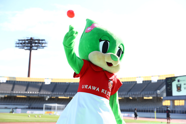 ♦️9/28(日)大宮戦 選手サイン入りボールをプレゼント♦️ ピッチ内