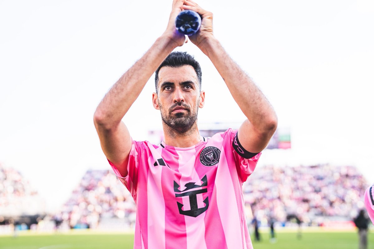 InterMiamiCF's tweet image. El tiempo pasa, pero tu calidad es eterna. A seguir disfrutando de tu clase hasta el final de temporada, Busi 💗 

Read more about Busi’s final season with the club here: intermiamicf.co/Busi