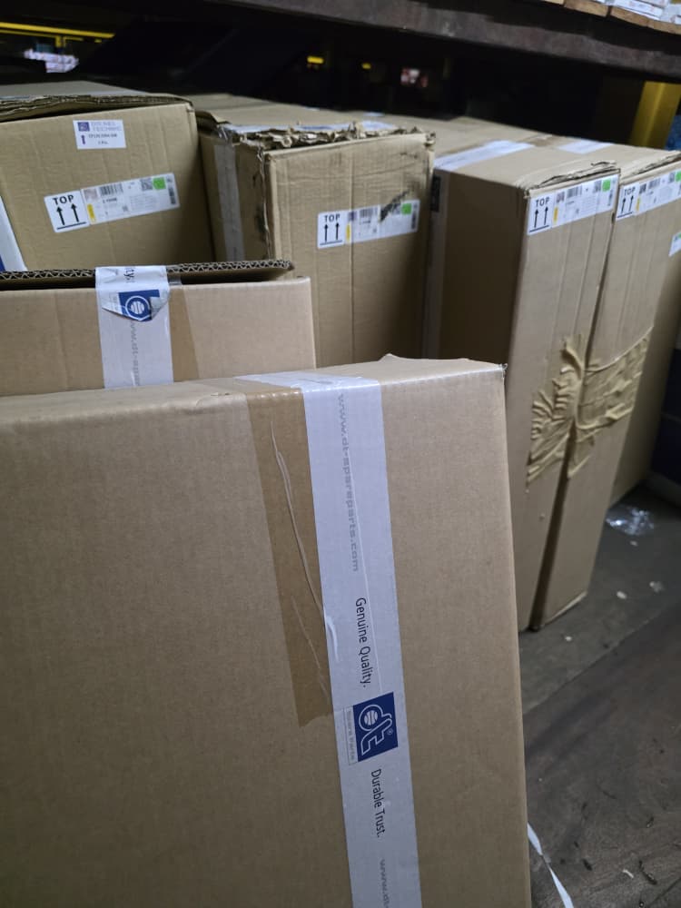 ssm_spareparts's tweet image. 🔧 Part of the Day
2.15848 DT Volvo Fan w/ Clutch (8-Blades) 🚛
✔️ Keeps engine cool
✔️ Maintains performance
📦 New catalogue &amp;amp; bite-size video coming soon!
✅ No Fakes. No Gimmicks. Just Quality.
#SelayangMuhibbah #TruckPartsMalaysia #DieselTechnic #Volvo #FanClutch #SSM40周年