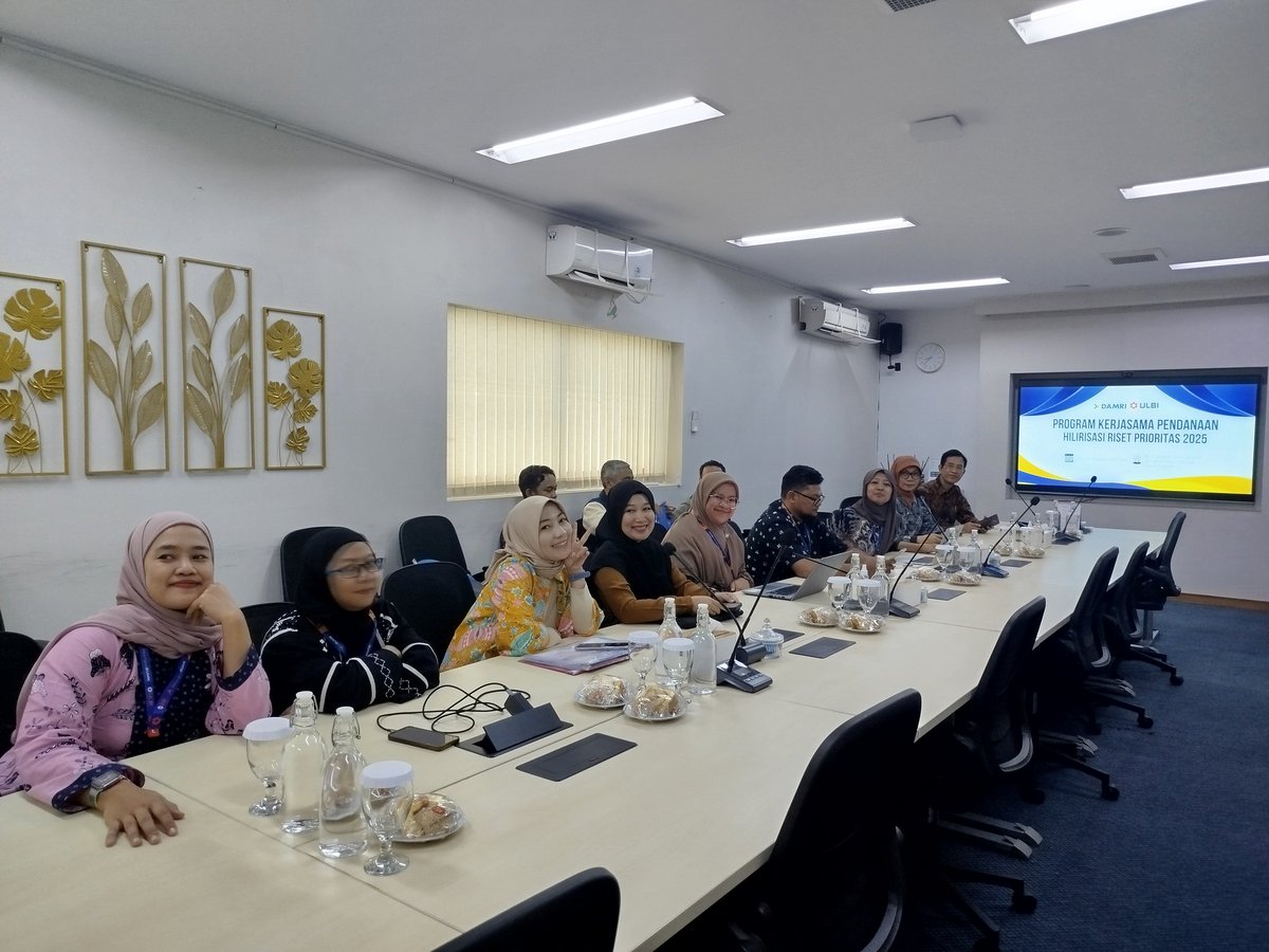 Kick off riset hilirisasi ULBI dengan DAMRI di kantor pusat DAMRI Jakarta