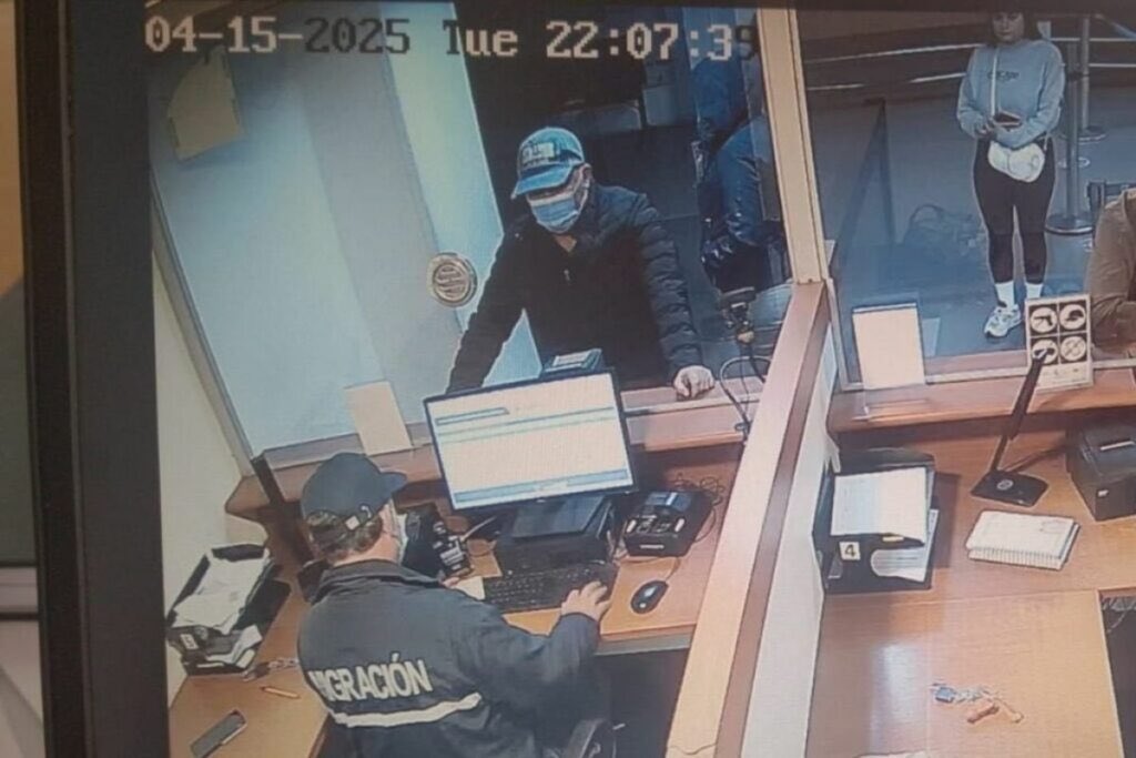 ECandidatos's tweet image. Hola @DiegoBorjaPC .

Cómo van esas vacaciones? Ya lograste cobrar la platica de los taladros comprados con la misma plata del pueblo para tu usufructo ?? 

#Pillo