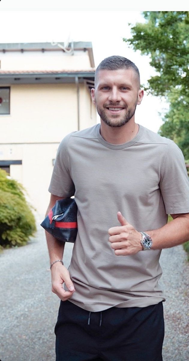 IvanMCML's tweet image. Postavljam slike Ante Rebića dok ne zabije prvijenac za Hajduk.
DAN: 57