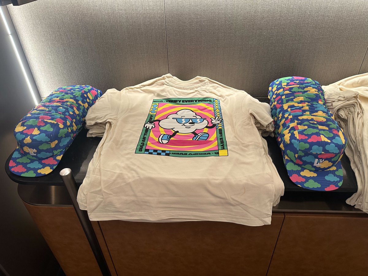 Seoul, you were amazing 🇰🇷

We loved hanging out with students during KBW, sharing pizza, laughs, and curious conversations about the verifiable cloud 💭

Big thanks to everyone who came through and made it such a fun night!