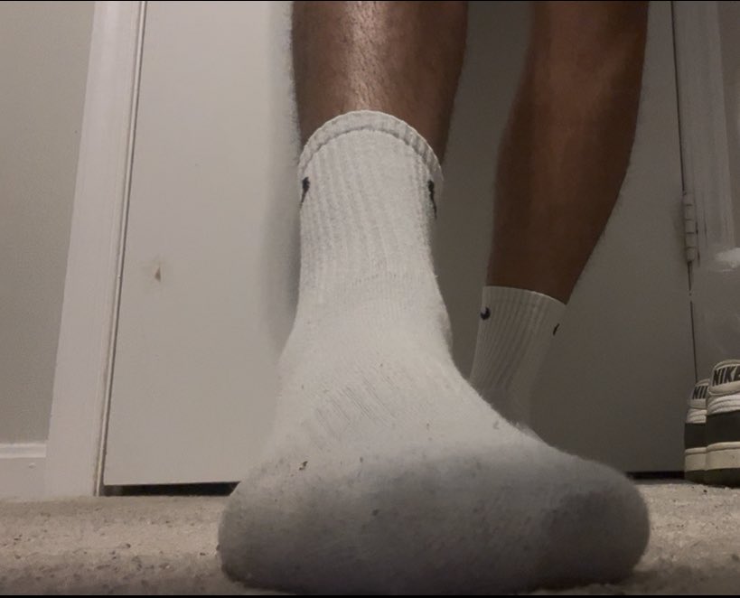 Where my sock lovers at?  

#malefeet #socks #sockfetish #footfetısh #feetfetısh