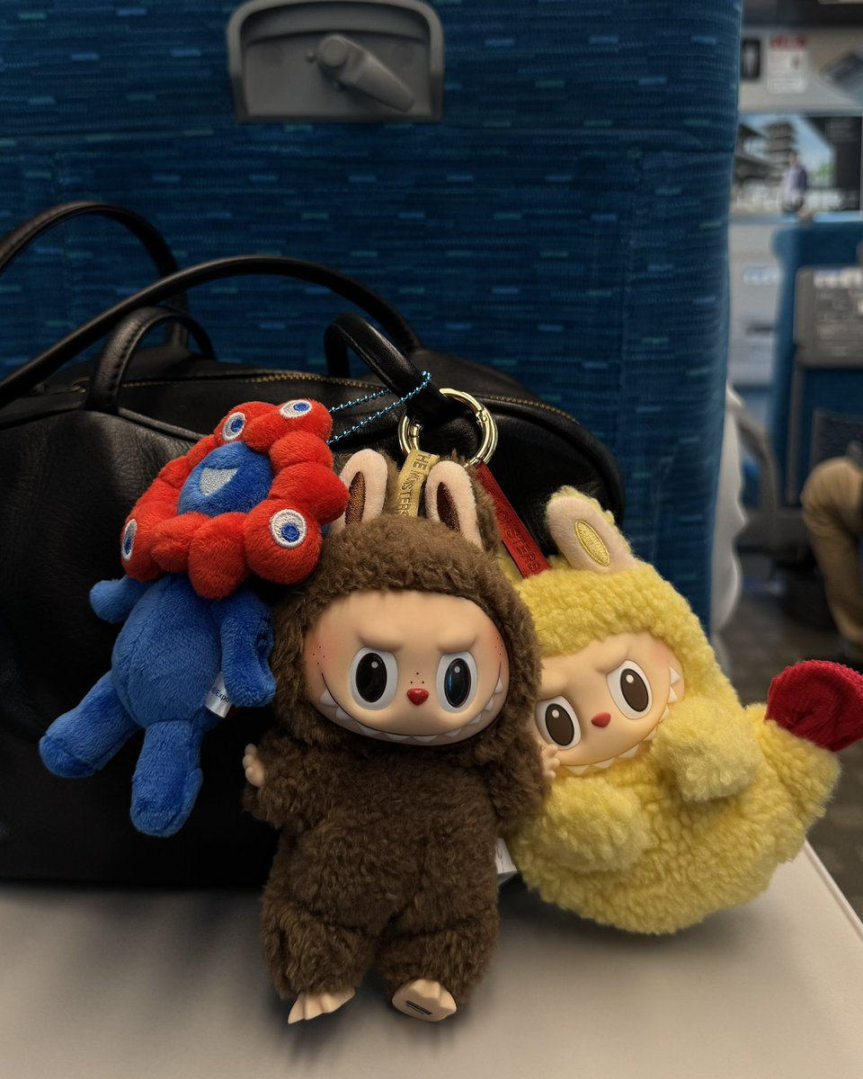 今日の相棒たち🚅
#ミャクミャク #ラブブ #labubu