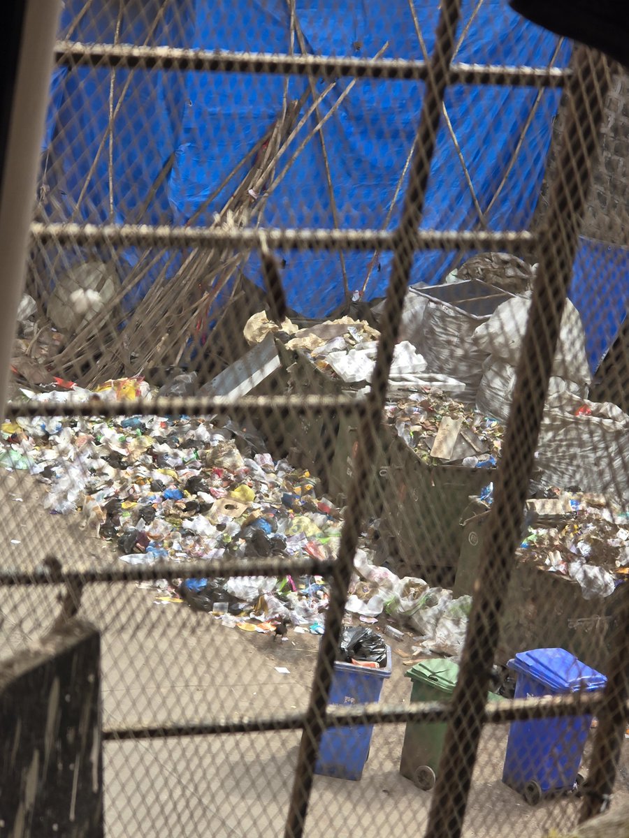 Godcastic's tweet photo. @mybmc @mybmcWardFS Dear @mybmc @mybmcWardE Issue repeated. Garbage is on road again. I have to complain again and again. https://t.co/CZFqxSb88w