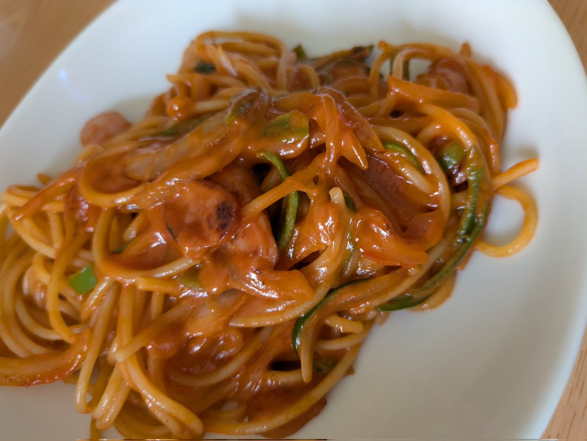 ナポリタン作った🍅
麺ももっちりソースもまろやかで美味しくできた✨️
