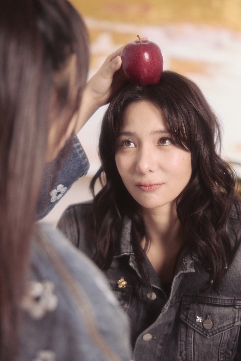 Runaway_GL's tweet image. 🍎แอปเปิ้ลหวานไหมคะพี่มิว รีวิวให้ฟังหน่อย 👀 
@ginaraigoraroii @Plaifahsrc555 

#RunAwayTheSeries #หนีไปก็ตายเปล่า
#Miusic #PLAIFAH_VIIS