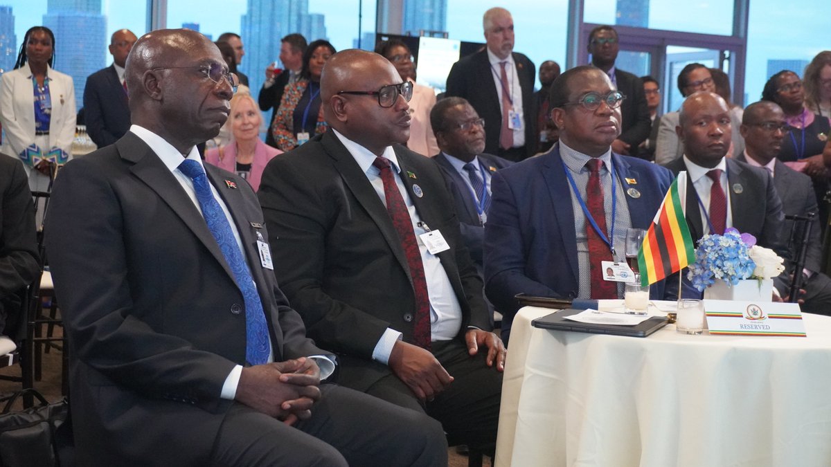 Ministry of Foreign Affairs and Int Trade (@mofa_zw) on Twitter photo 🇿🇼🤝🇺🇳
This Thursday evening, on the margins of the 80th Session of the United Nations General Assembly (#UNGA80) in New York, Zimbabwe officially launched its candidature for election to the United Nations Security Council (UNSC) as a non-permanent member for the 2027–2028 term. 🇿🇼🤝🇺🇳
This Thursday evening, on the margins of the 80th Session of the United Nations General Assembly (#UNGA80) in New York, Zimbabwe officially launched its candidature for election to the United Nations Security Council (UNSC) as a non-permanent member for the 2027–2028 term.