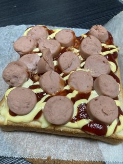 p_5ch's tweet image. この時間に空いた小腹、答えは一つや・・・
食パン
チーズ
黒コショウ
ケチャップ
マヨ
魚肉ソーセージ

This is answer....
#ケンモメシ #限界飯 #ご飯
youtu.be/A6wDShhLeoU