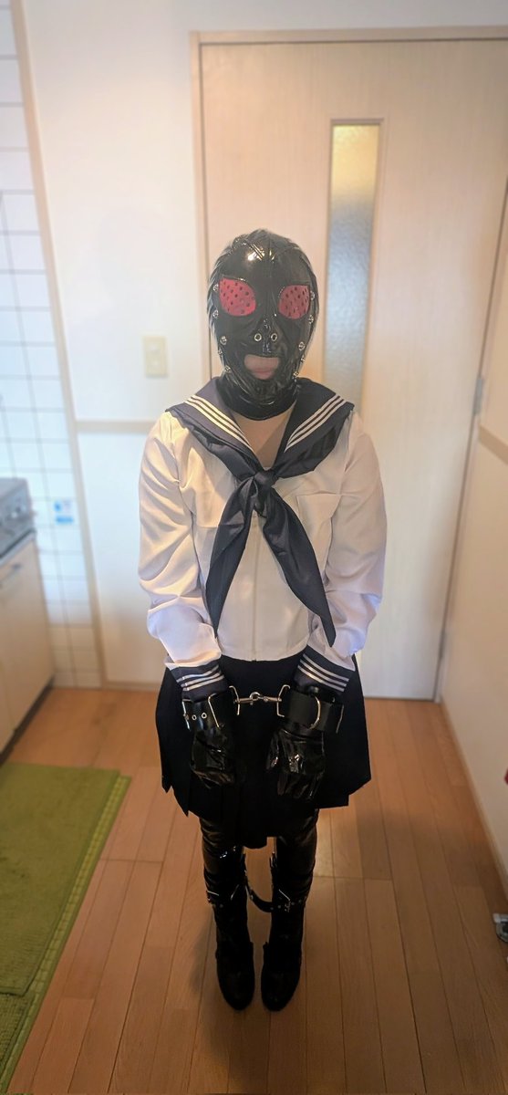 GirlEnamelMask