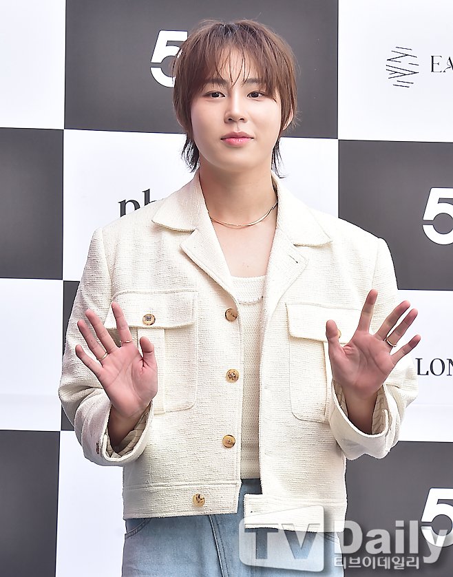 [TD포토] 하성운 '오늘도 스윗 가이' m.tvdaily.co.kr/article.php?ai…

#하성운 #HASUNGWOON