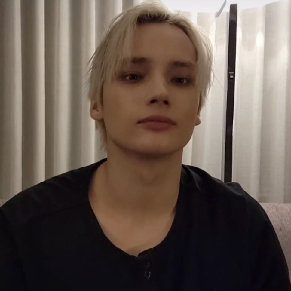 hyukalooks's tweet image. our most handsome ♡