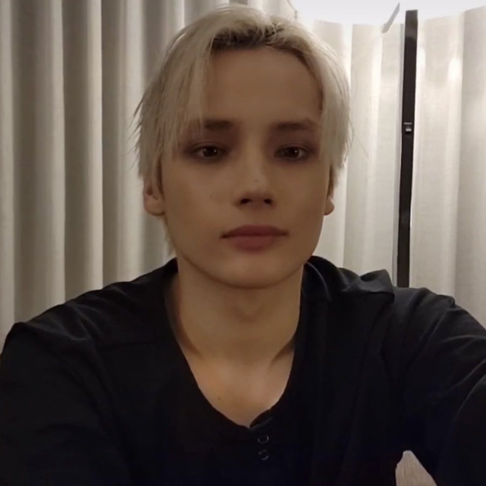 hyukalooks's tweet image. our most handsome ♡