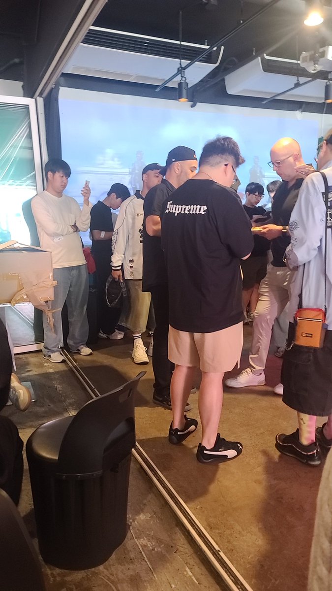 Boom boom 
<a href="/apecoin/">ApeCoin</a> <a href="/BoredApeYC/">Bored Ape Yacht Club 🍌</a>