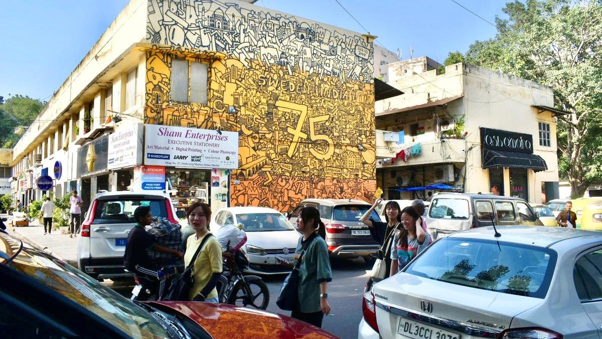 Why Khan Market continues to define power, privilege and culture in New Delhi
thehindu.com/life-and-style…