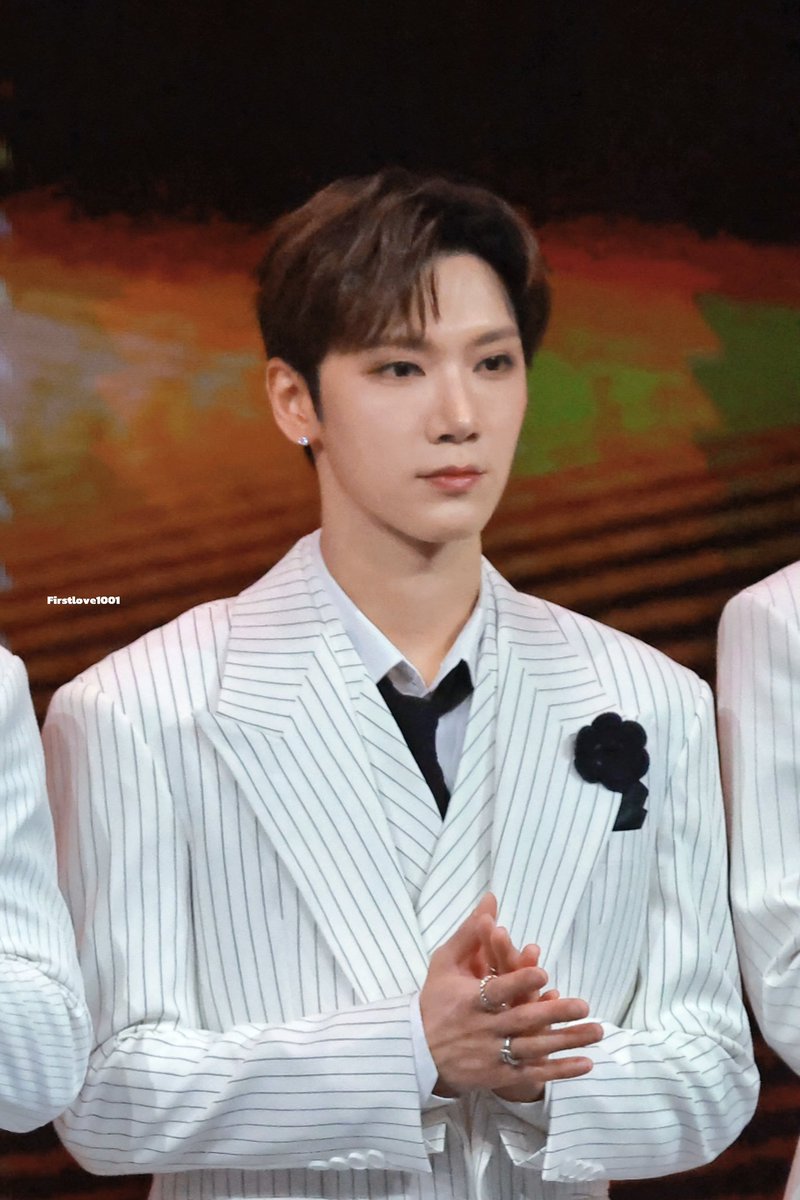 tenten1001_'s tweet photo. 250824
WEIBO MUSIC AWARDS 2025
#TEN #李永钦 #텐 #テン #เตนล์
#WayV #威神V #웨이션브이 https://t.co/lBdyoU1i5y