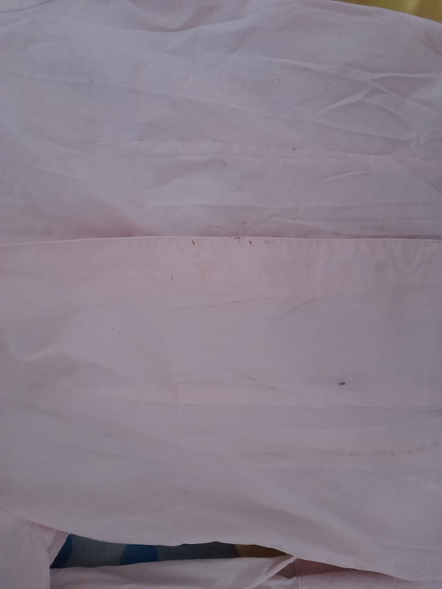 lovinlop69698's tweet image. spill seller ga jujur @raigf09 

awalnya dia nawarin kemeja slimfit babypink terus gua dm dan tanya ada minus atau engga. kalian liat sendiri jawabanya, dia bilang no defect. langsung lah gua co di hari itu juga. gua percaya karena foto produk dia juga ga ada noda (pict 4)