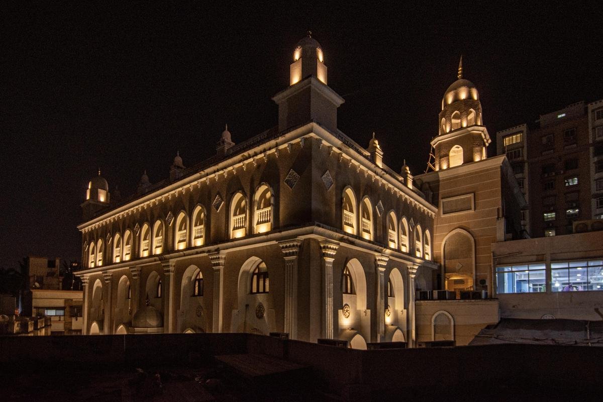 Here’s how heritage conservationist Mudar Patherya is lighting up the forgotten buildings of #Kolkata through his illumination project on WhatsApp
<a href="/shrekbans/">Shreya Banerjee</a> ✍️
thehindu.com/life-and-style…