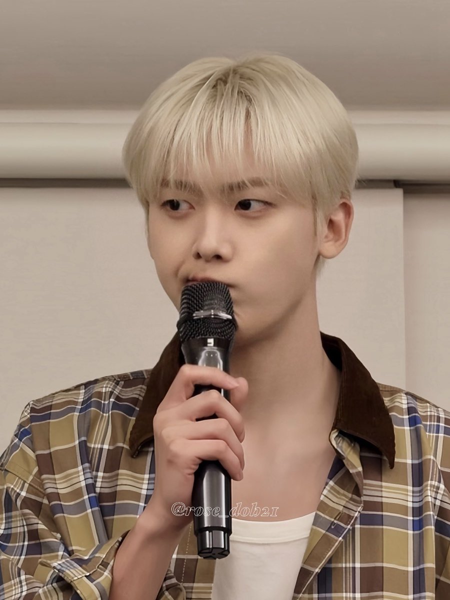 rose_doh21's tweet image. 250922 VIVID SOUND 요코하마 팬싸

( ･̆⤚･̆ )💭🌀……
생각할 때 표정이 너무 귀여운데..?♡

#윤산하 #YOONSANHA #ユンサナ