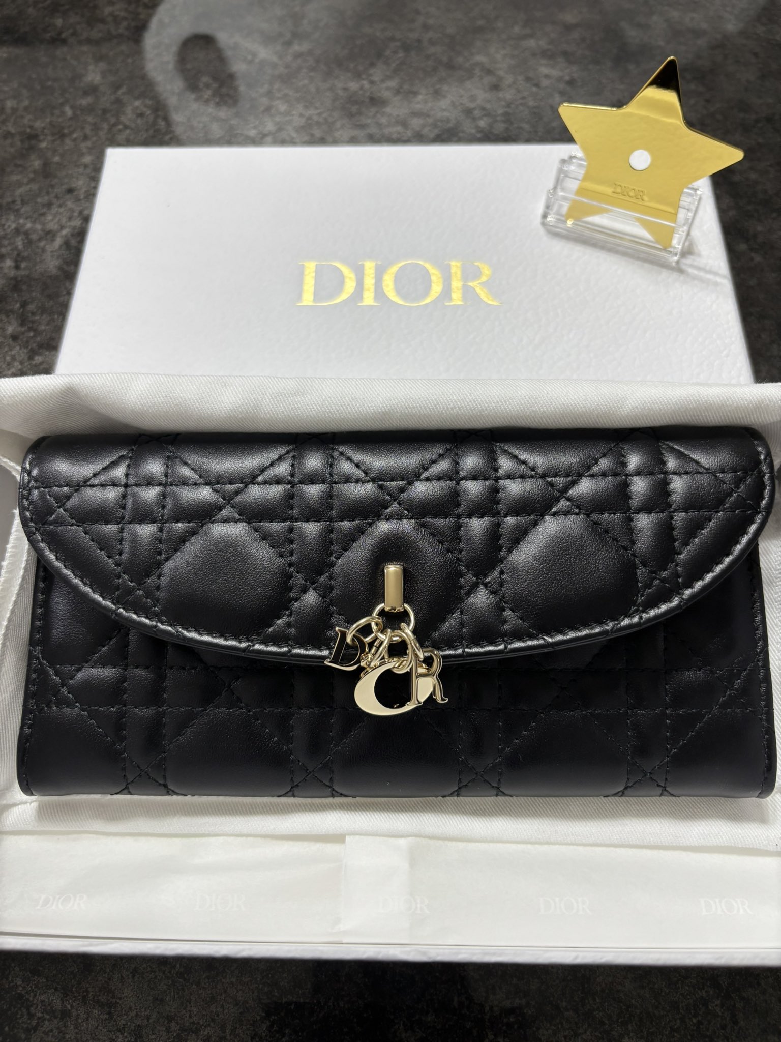 dior財布 - البحث / X