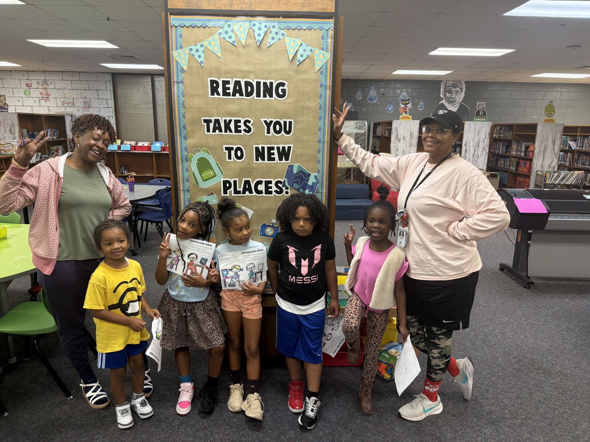ATTENDANCE SPIRIT WEEK MEETS HISPANIC HERITAGE!🚨Thursday: Dress like your future career. These 1st graders definitely understood the assignment! Came in ready to learn and show off their future selves.😍 #SpiritWeek #HispanicHeritageMonth <a href="/BethuneES/">Mary M. Bethune Elem</a> <a href="/FultonCoSchools/">FultonCountySchools</a> <a href="/FCS_SEC/">FCS SEC</a>