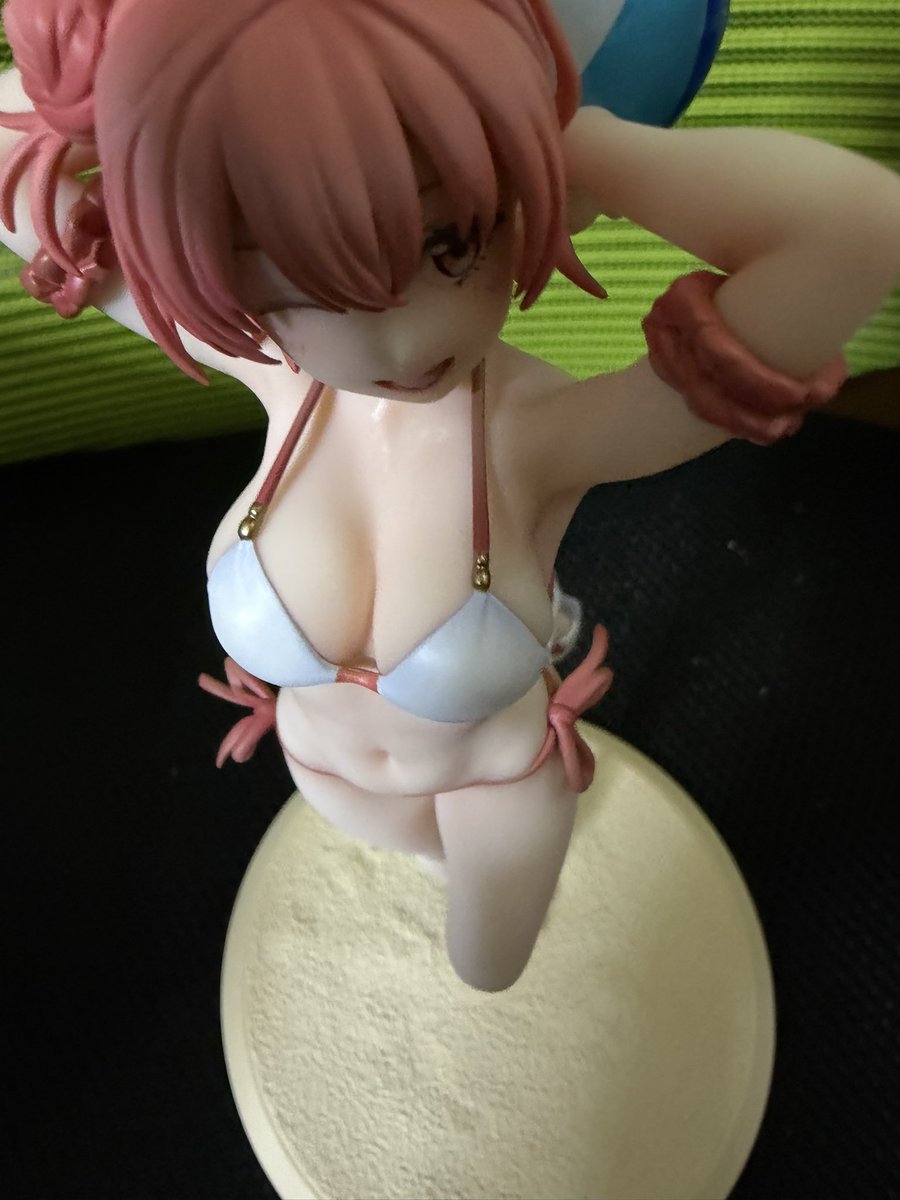 noyakuro24's tweet photo. 由比ヶ浜結衣水着フィギュア届きました！
この谷間とお尻🤤脇見せ最高かよ🤤作画の参考にもなるのでめちゃ良かったですw https://t.co/41PEy8v6hy