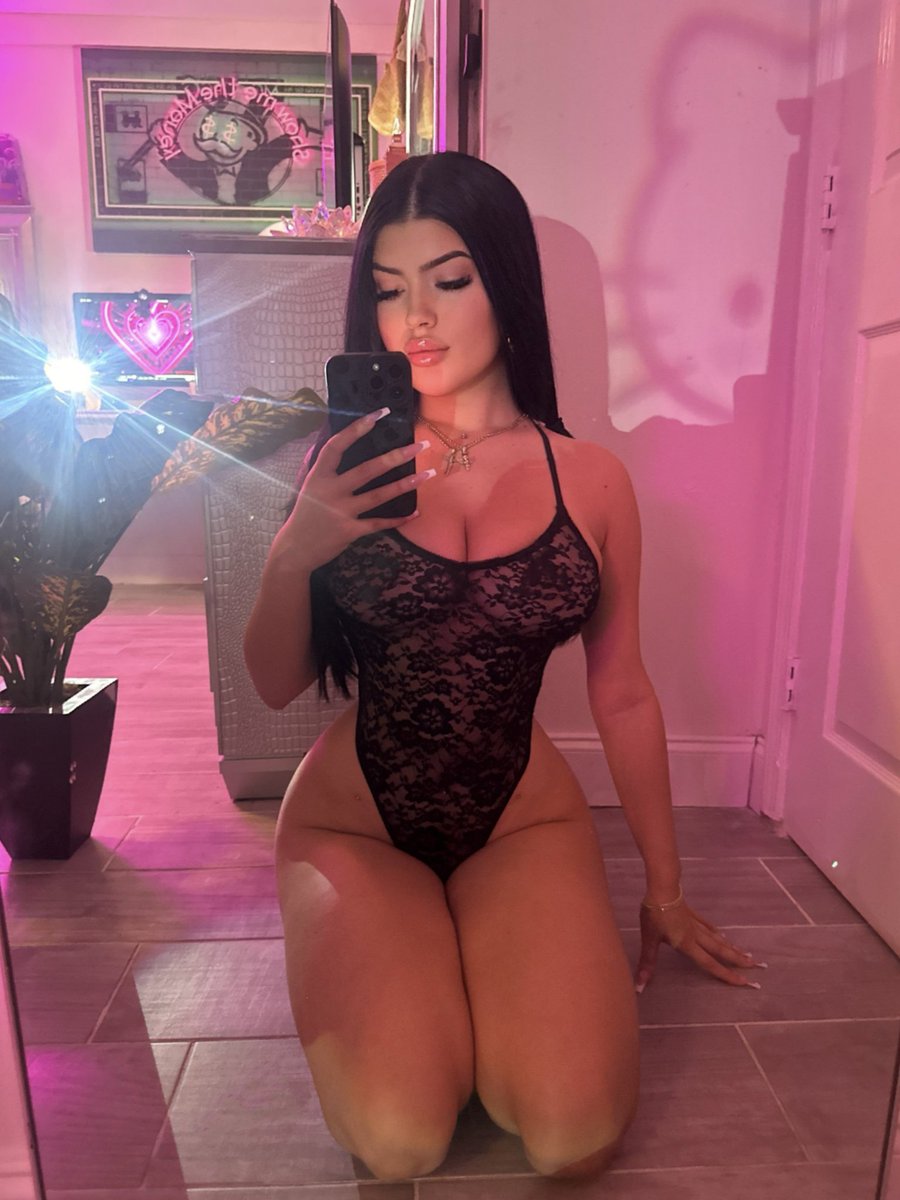 Goonticfactory's tweet image. You’re addicted to me. It’s not just the pics, it’s the power. Send tribute &amp;amp; watch me make you smaller while I grow bigger.