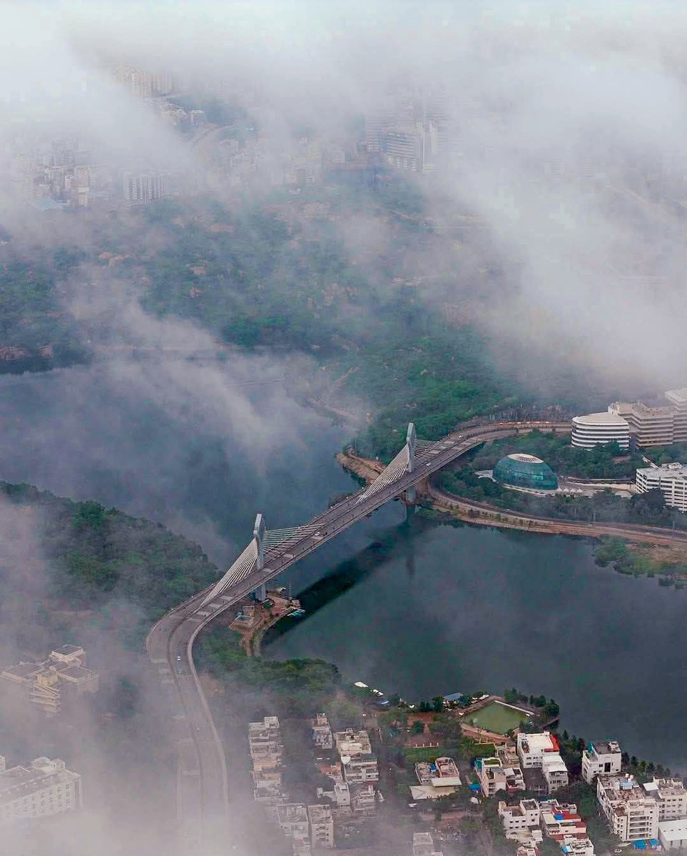 PuttaVishnuVR's tweet photo. KCR Landmark😍
#CableBridge #DurgamCheruvu
#HappeningHyderabad https://t.co/mhOCVMZlOT