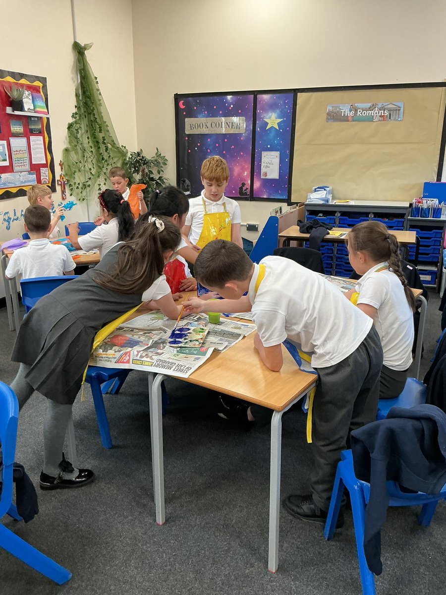 Year four have started work on our recyclable materials which scarecrow. #doallyoucan #wlm