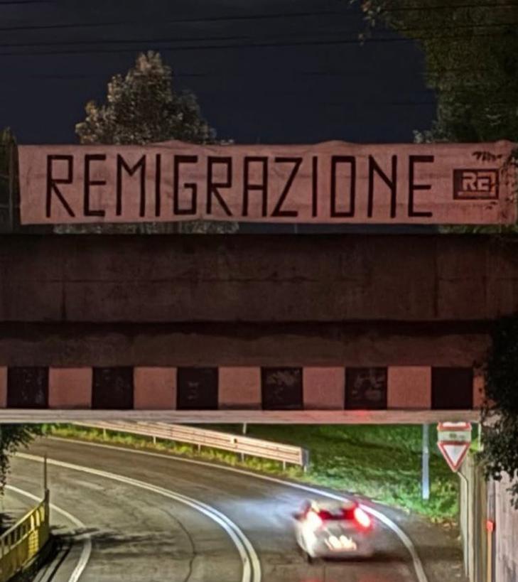 testudo27942's tweet image. Da nord a sud, è comparsa una sola parola su centinaia di striscioni: #Remigrazione.
Non più slogan, ma una proposta politica concreta e attuabile. 
È tempo di riconquista!
