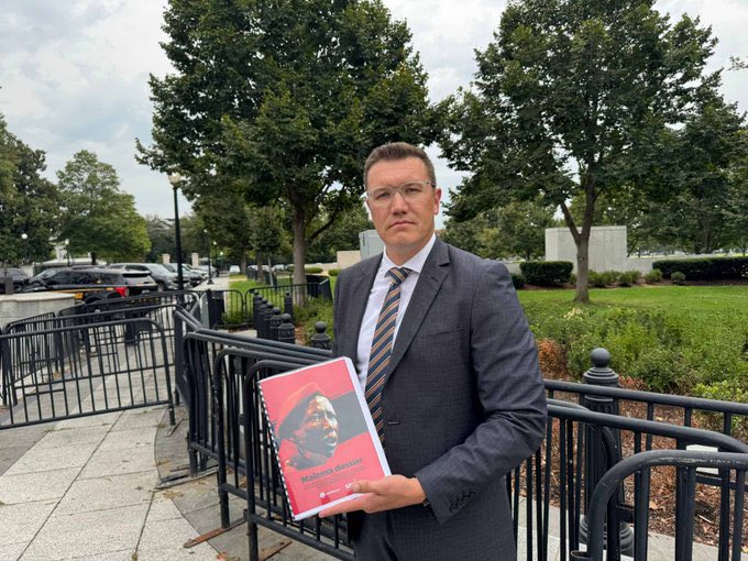 🔴AfriForum Hands Over Julius Malema Dossier to Trump Administration Officials During White House Visit🔴

Civil rights group AfriForum has escalated its campaign against (EFF) leader Malema by delivering a detailed dossier on his alleged transgressions…..
