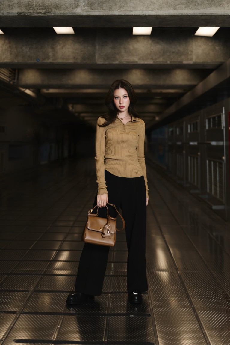 Ready to Milan with Kao !! ชมลุค "เก้า สุภัสสรา" ก่อนบินไปร่วมชมแฟชั่นโชว์ Dolce&amp;Gabbana's Spring/Summer 2026 ที่มิลาน ประเทศอิตาลี

#supassrasp #เก้าสุภัสสรา
#DGSS26
#DolceGabbana 
#MySicilyBag

คุณเก้า สุภัสสรา ธนชาต (<a href="/Kaosupassara9/">Kaosupassara</a>) พร้อมบินลัดฟ้าเข้าชมแฟชั่นโชว์ของ