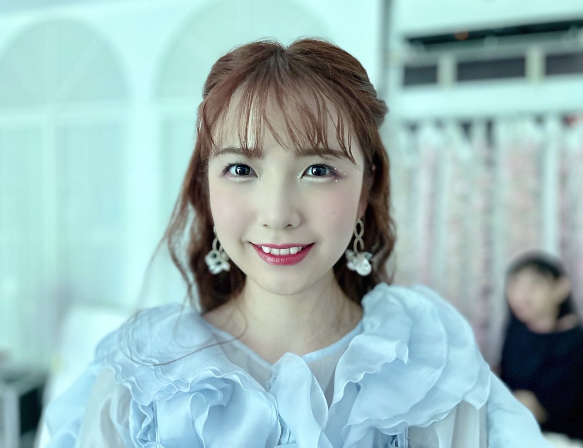 MV撮影の日。 目の周りにキラキラ＆崩し前髪………！！！ とても