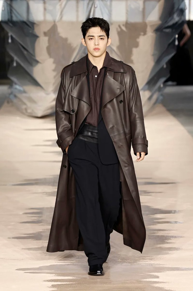 얘들아 정신 바짝 차리고 진도 따라와라 한눈팔 틈이 어딨니 아직 쿱테만테는 발매도 안했어