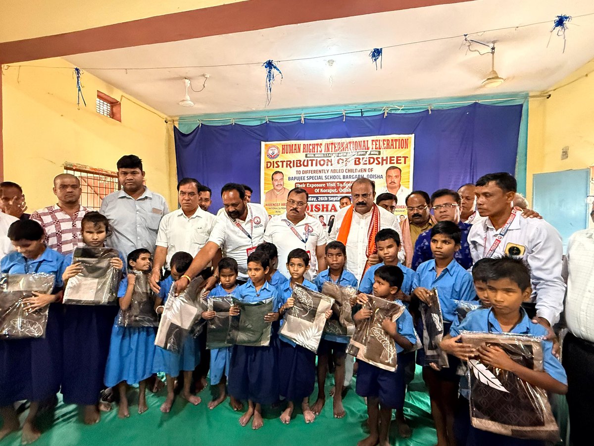 ashwiniksarangi's tweet image. Human Rights International Federation, Odisha ଦ୍ୱାରା ଆୟୋଜିତ ଏକ କାର୍ଯ୍ୟକ୍ରମରେ ବରଗଡ଼ର ବାପୁଜୀ ସ୍ୱତନ୍ତ୍ର ବିଦ୍ୟାଲୟ‌ର ଛାତ୍ରଛାତ୍ରୀଙ୍କୁ ଚାଦର ବଣ୍ଟନ କଲୁ। ସାମାଜ କଲ୍ୟାଣ ଦିଗରେ ଏଭଳି ଏକ ଉଦ୍ୟମ ପାଇଁ ଆୟୋଜକମାନଙ୍କୁ ସାଧୁବାଦ ଜଣାଇଲି।

#SocialCause #HumanRights #Bargarh