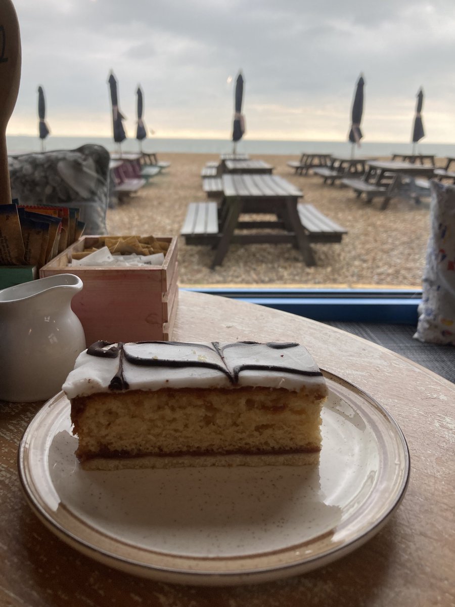 Friday cake this week we have a Bakewell Slice , chilly ride out to the Lazy Shack on Hythe beach for this one , looks like a tailwind home 👍🚴🏻🍰 #FridayCake