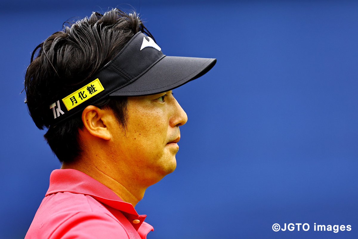 JGTO_official's tweet photo. 「#PanasonicOpen」⛳️
2nd Round
通算12アンダーでトップタイに#小鯛竜也選手、#永野竜太郎選手、#勝俣陵選手の3人が並びました👏。
1打差の通算11アンダーの4位タイには#上井邦浩選手、#細野勇策選手、#河本力選手、#ヤンジホ選手の4人がつける混戦模様となっています⛳️
なお、今週の試合でプロデビューを飾った注目の加藤金次郎選手は通算イーブンパーの93位タイでプロ初戦を終えています。次戦の活躍に期待したいですね👍
決勝ラウンドも迫力のある熱戦にご期待ください😉
大会の3日目の模様は下記テレビ局でお楽しみいただけます📺
【ROUND3】
2025年9月27日 08:00〜10:45 ゴルフネットワーク(とことん1番ホール生中継)
2025年9月27日 12:00〜15:00 GAORA SPORTS(CS放送)※競技終了まで延長対応あり
2025年9月27日 12:00〜15:00 MBS公式YouTubeチャンネル(3R)※競技終了まで延長対応あり
2025年9月27日 14:00〜14:54 MBS(関西ローカル)
#JGTO
#golftournament
#男子ゴルフ
#泉ヶ丘カントリークラブ
#Panasonic
#PanasonicOpen
#小鯛竜也
#永野竜太郎
#勝俣陵
#上井邦浩
#細野勇策
#河本力
#ヤンジホ