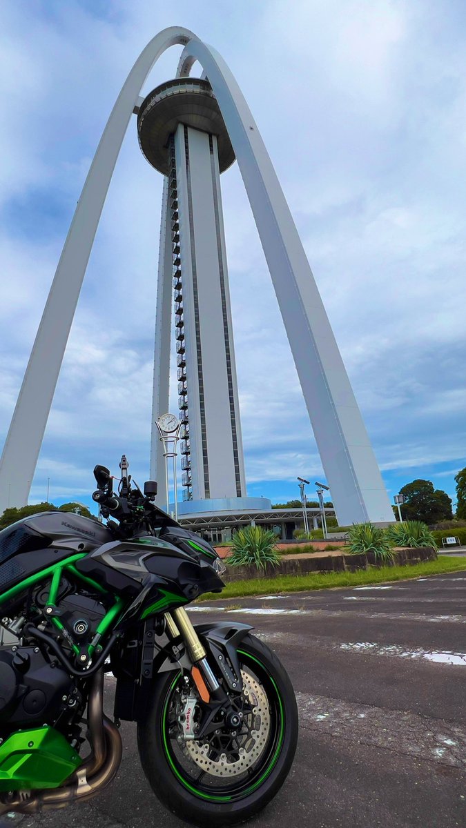 Level50_jp_n's tweet photo. 伊吹山へ🏍️

#バイク 
#バイクのある風景 
#motorcycle 
#kawasaki
#kawasakizh2se
#カワサキ
#伊吹山 https://t.co/WzDmckzcZm
