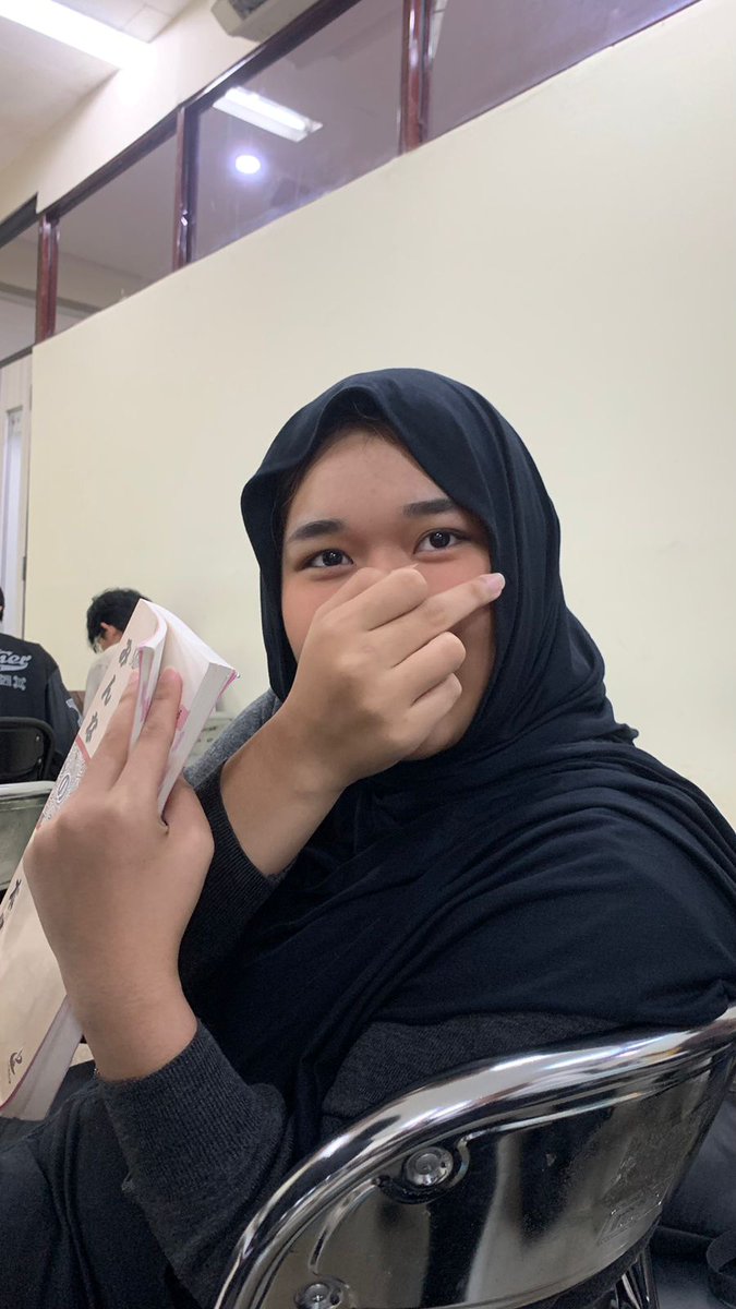 flutterfshy's tweet image. ❓️