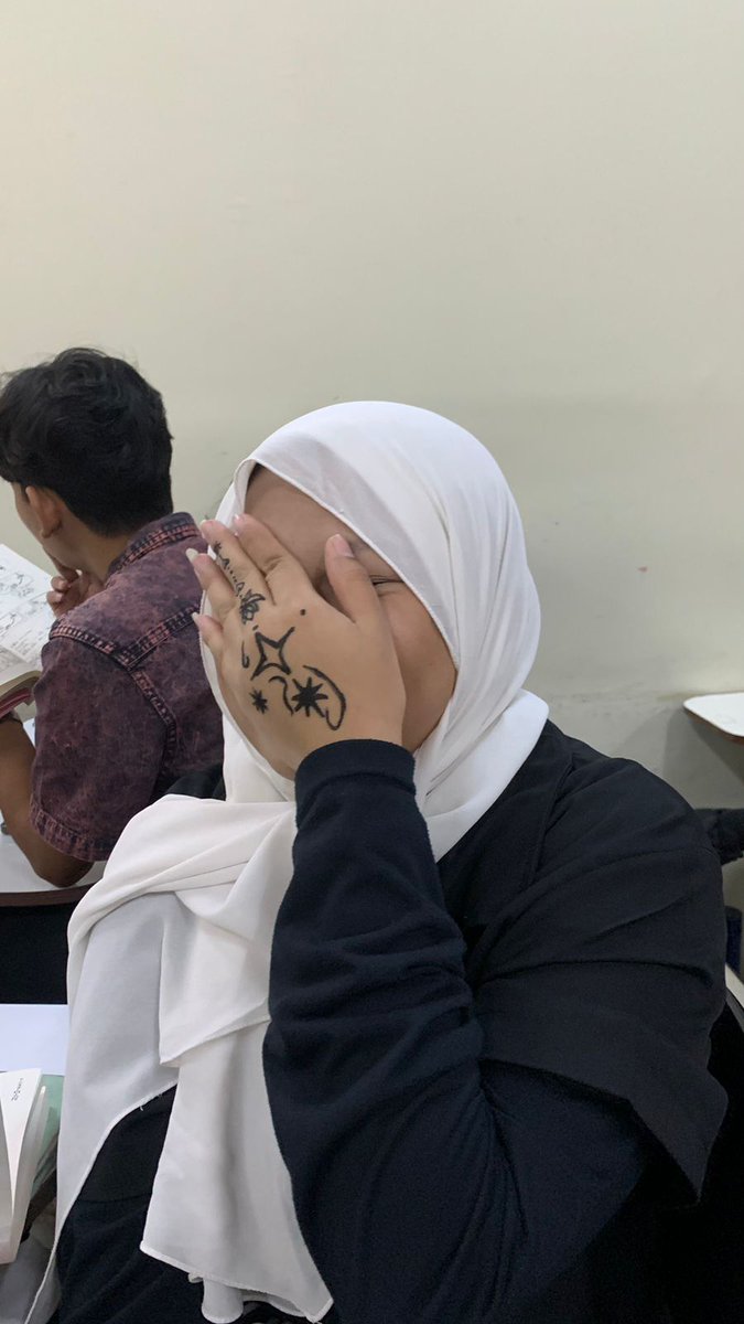 flutterfshy's tweet image. ❓️