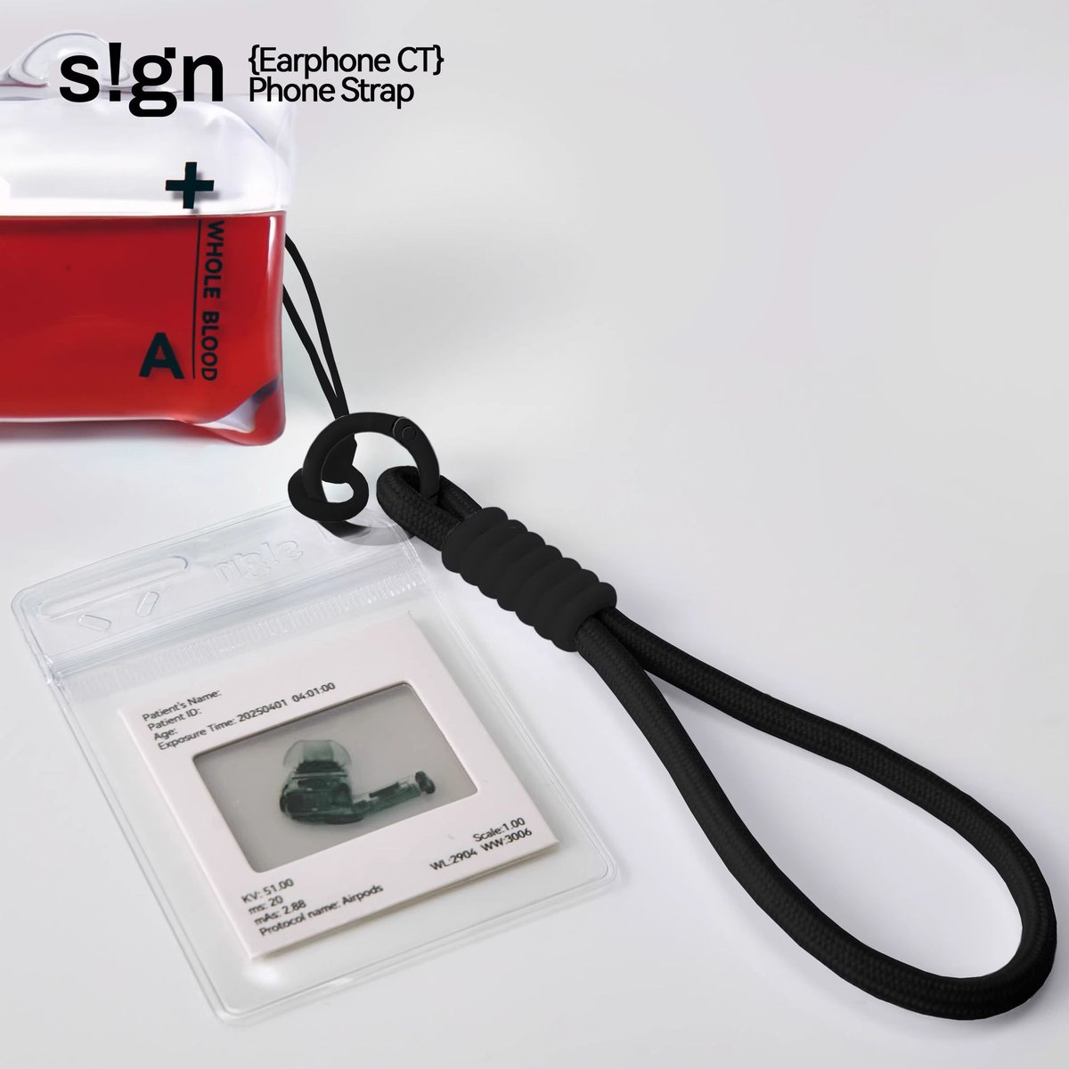 血液パック AirPods Case - Red 
manus-machina.com/collections/ne… 
輸血用の血液パックをモチーフにしたAirPodsケース。赤い液体を満たしたように見える透明のパックに、医療処方を思わせるプリントが施されています。医療的なクールさと遊び心を掛け合わせたAirPodsケース。