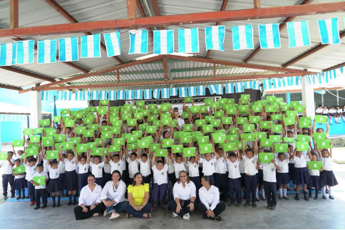 Buenas noticias desde San Pedro Sula! 
Una nueva escuela se suma a nuestro  programa.
Gracias a la Fundacion BI Banpais y a la Fundacion Zamora Terán.
#OLPC #Educación #Niñez #InnovaciónSocial