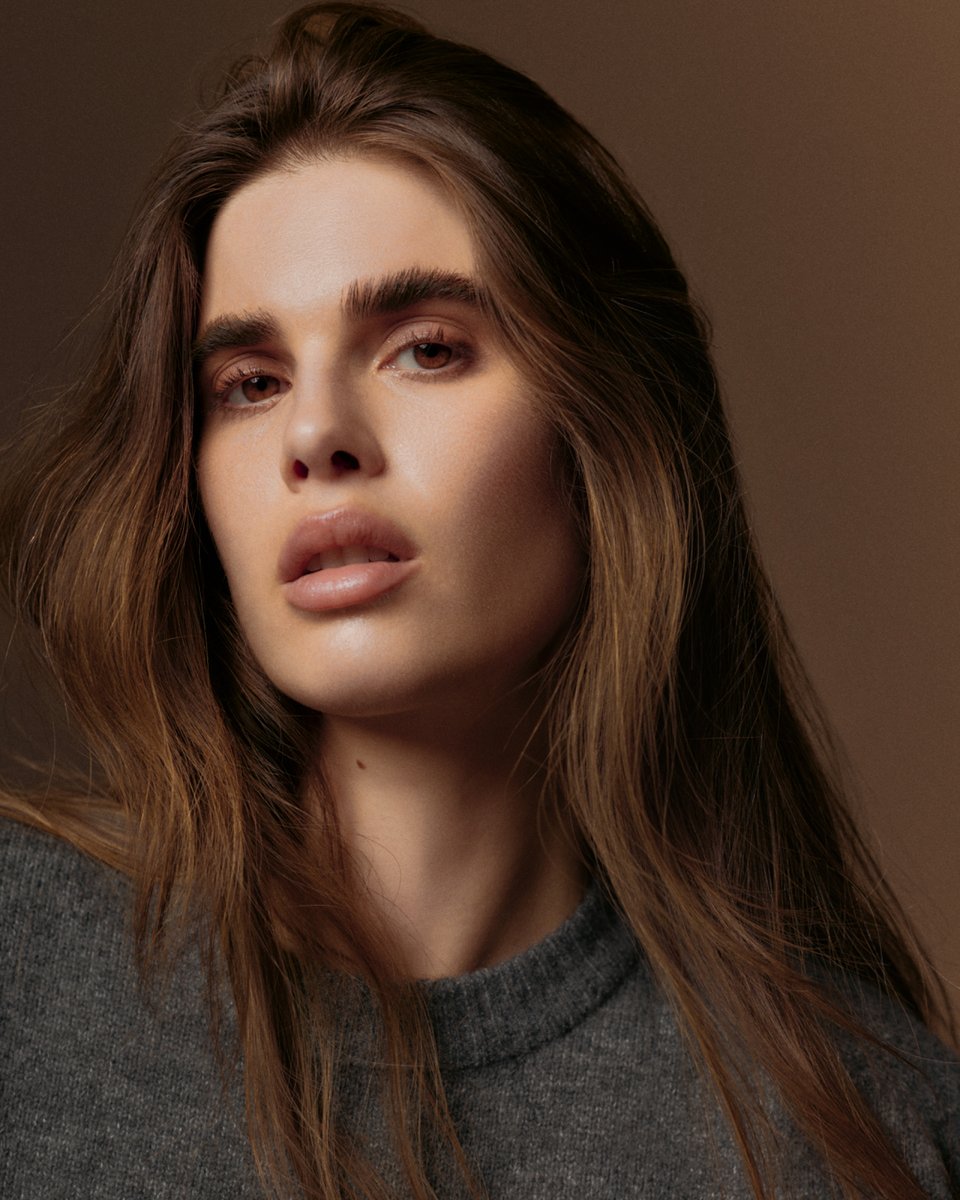 Smart, timeless, versatile: basic knitwear is back to upgrade your wardrobe. 🧶 Whether you go for the classic crewneck, a soft cardigan, or new trendy textures, these pieces are made to match every look. Your knitwear update starts now. #lefties #leftieseverywhereoneveryone