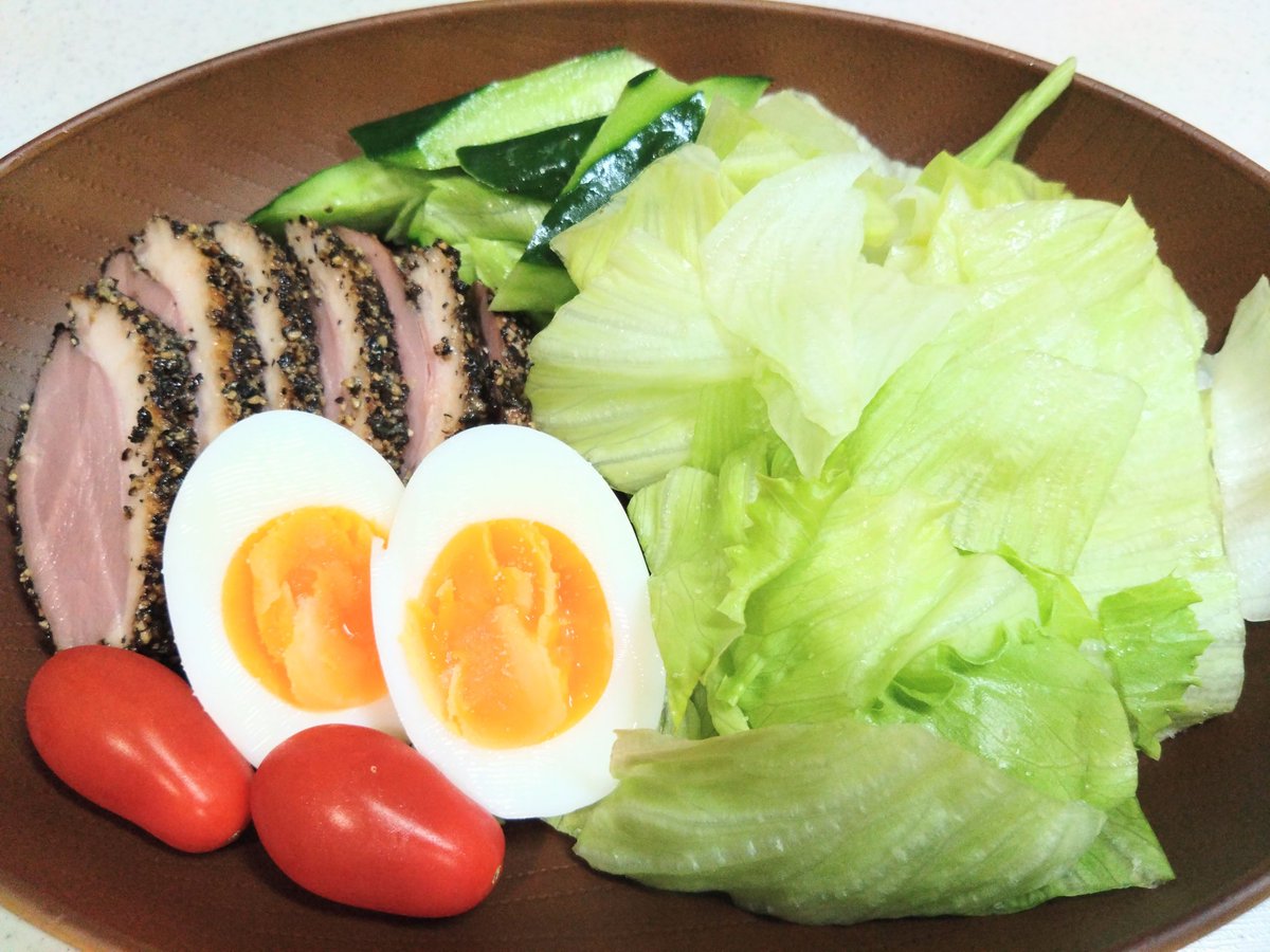 Sunmama15's tweet photo. 今日の晩ごはん

■カボチャと鶏としめじのグラタン
■鴨とサラダ
■みかん
今日は洋食。久しぶりに夫の帰宅が早くてウレシイ。今日も美味しくいただきます！
#晩ごはん　#おうちごはん　#料理記録　#献立　#いただきます　#グラタン　#サラダ https://t.co/SBYUnnUHHQ