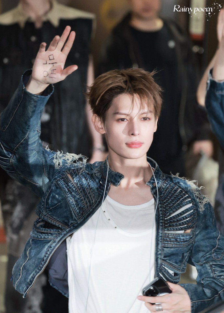 250926

#CORTIS #코르티스
#COLOR_OUTSIDE_THE_LINES 
#JAMES #제임스